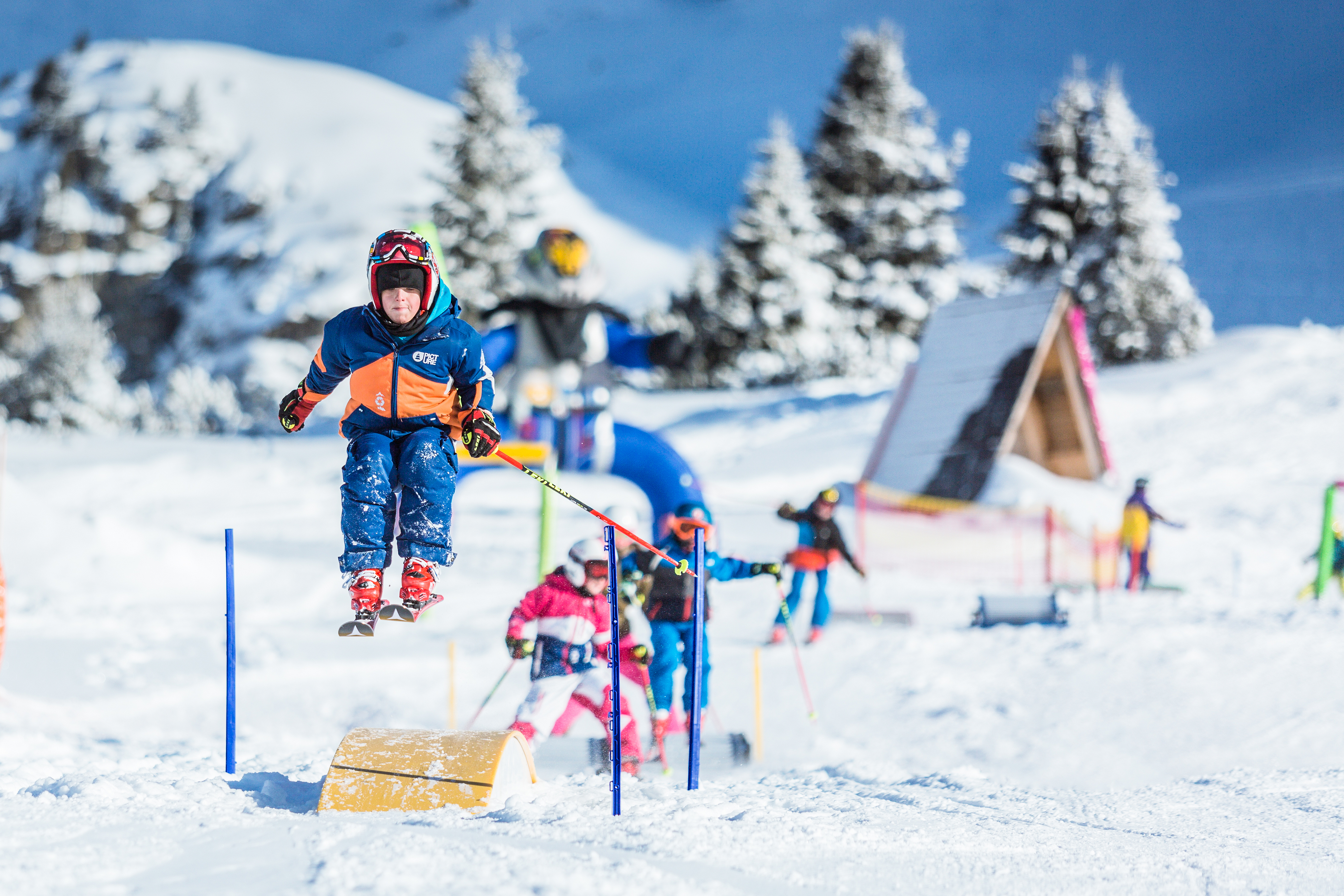 Ob kleine Skifahrer oder Snowboarder im Bobby Land geht die Luzi ab!