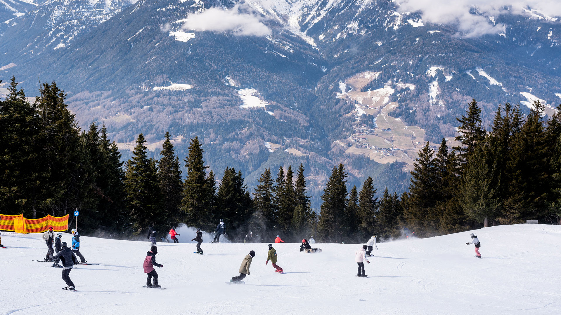 GAA-Slay-Days_Crew-Homerun_by-Miriam-Lottes