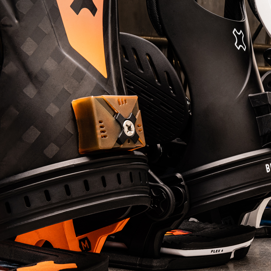 Bent metal forward lean cube