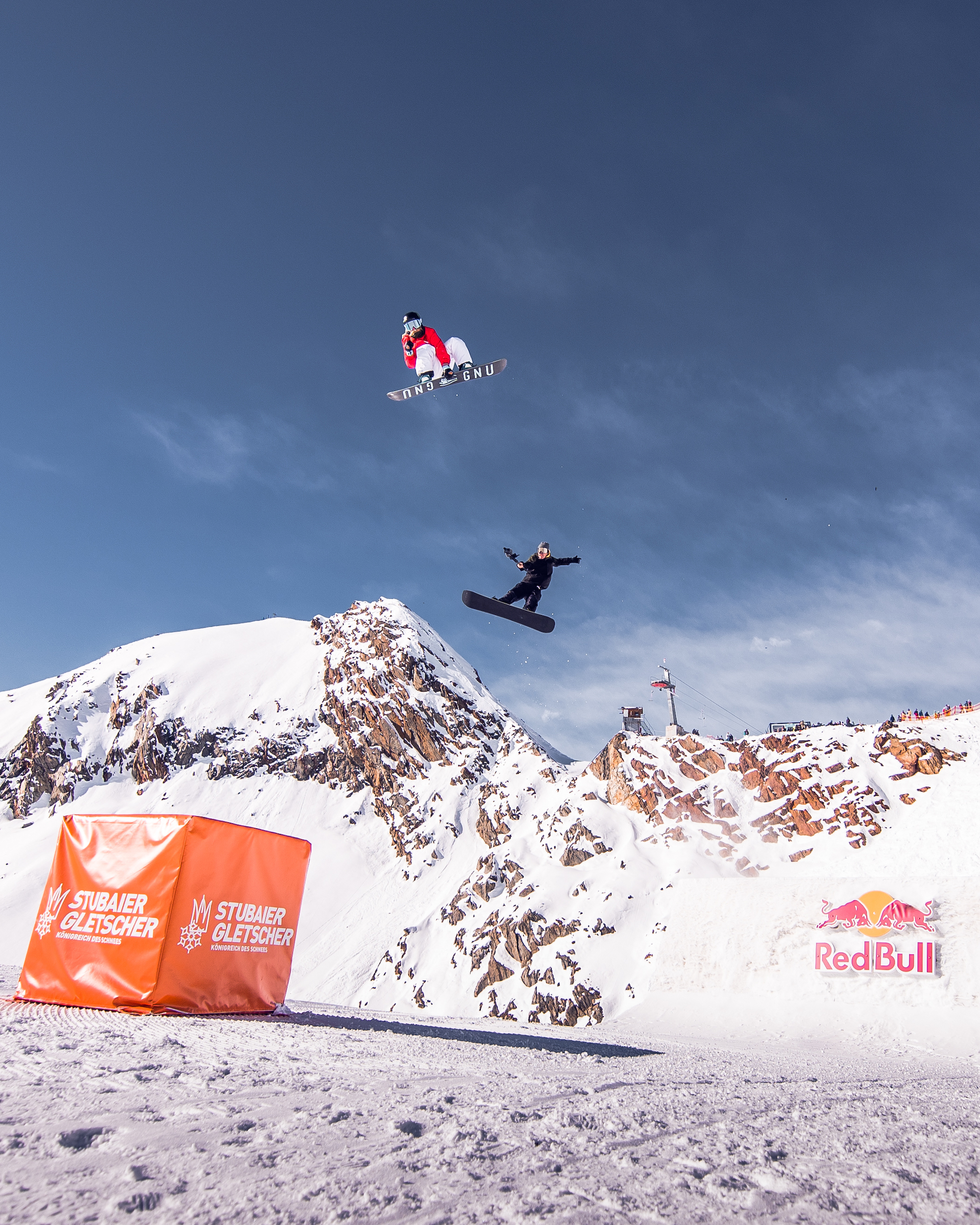 Snowboarder MBM - Jamie Anderson - FS 10 Indy - 02 - Portrait