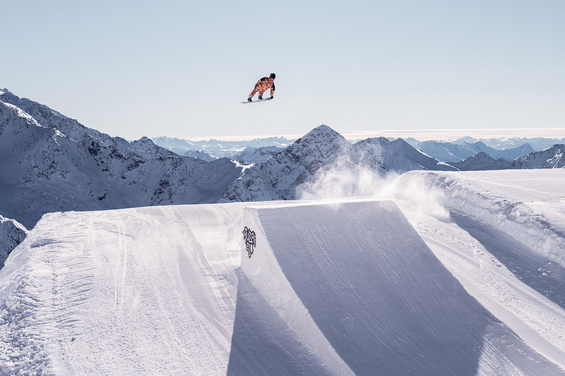 Snowboarder MBM - Stale Sandbech - Dub 12 Nose - Landscape