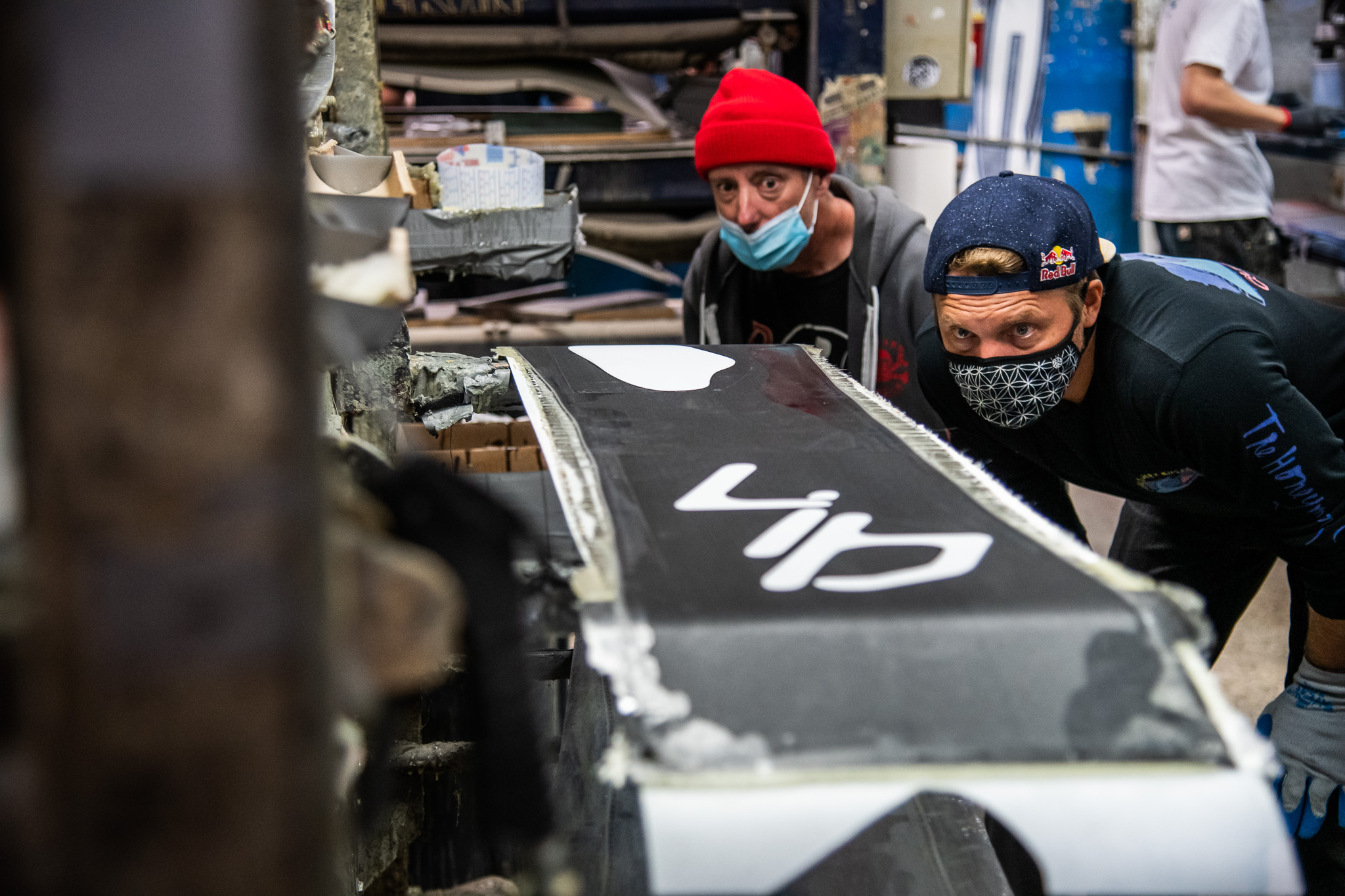 Snowboard selber bauen mit Travis Rice