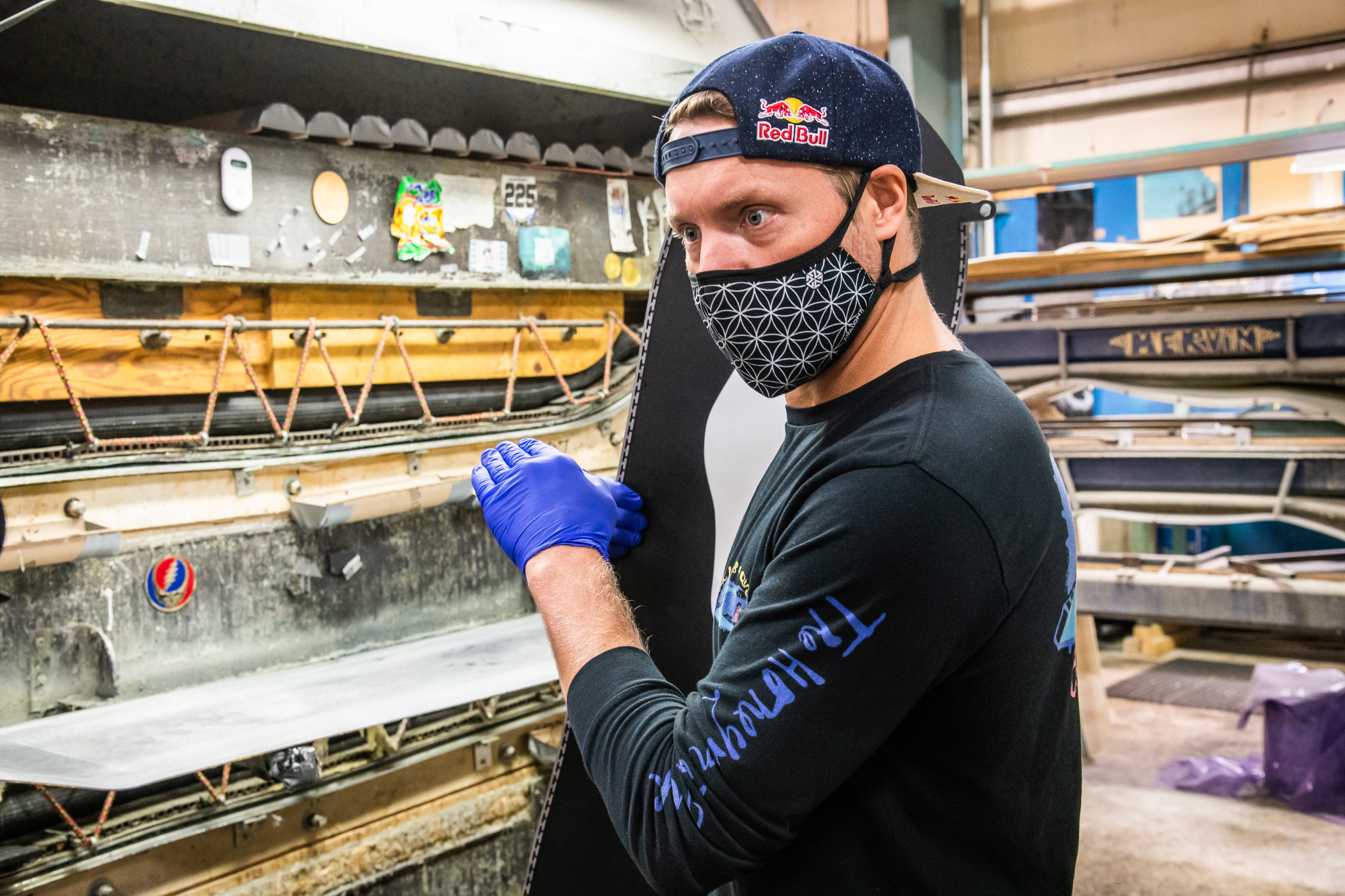 Snowboard selber bauen mit Travis Rice