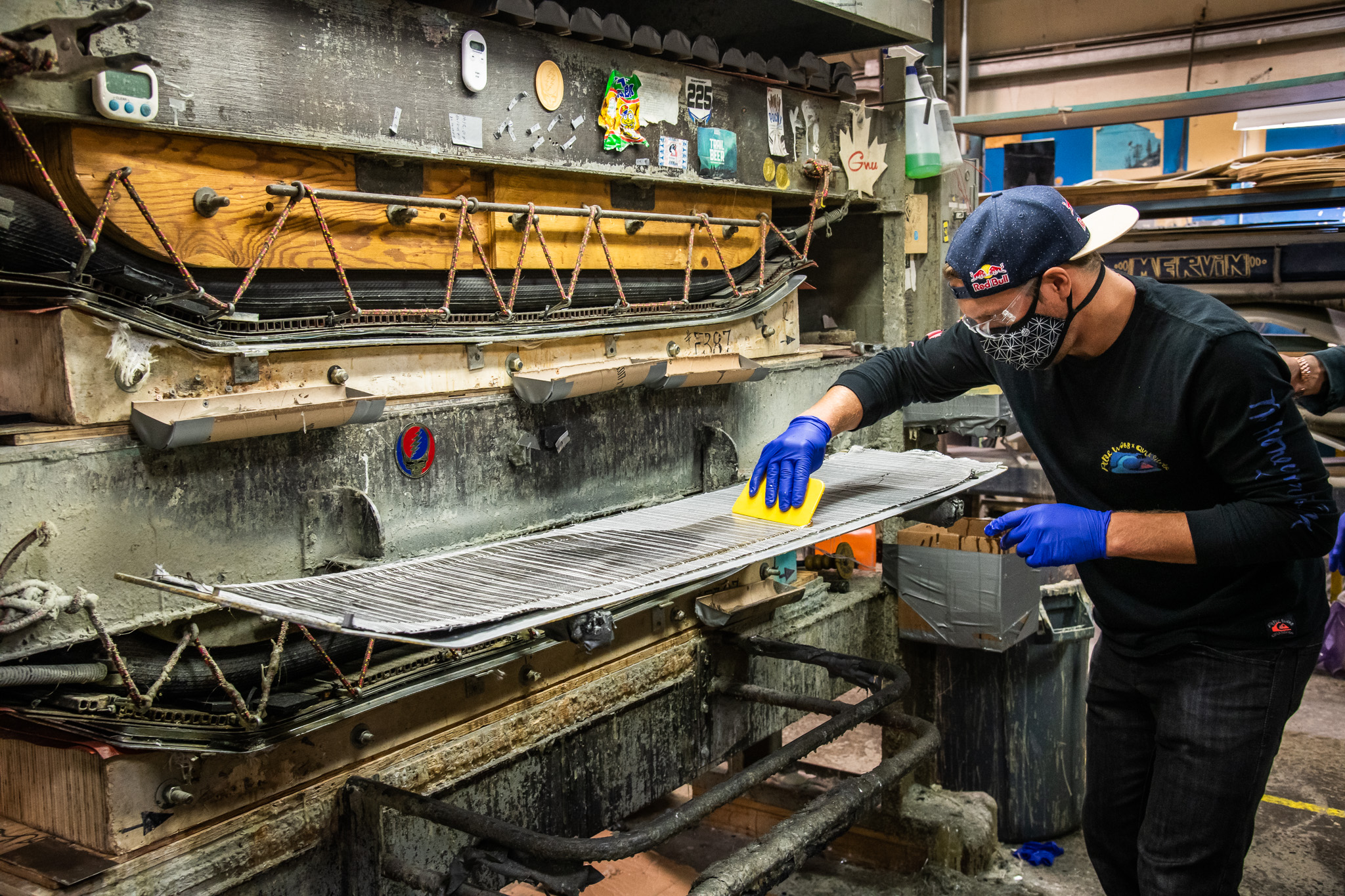 Snowboard selber bauen mit Travis Rice