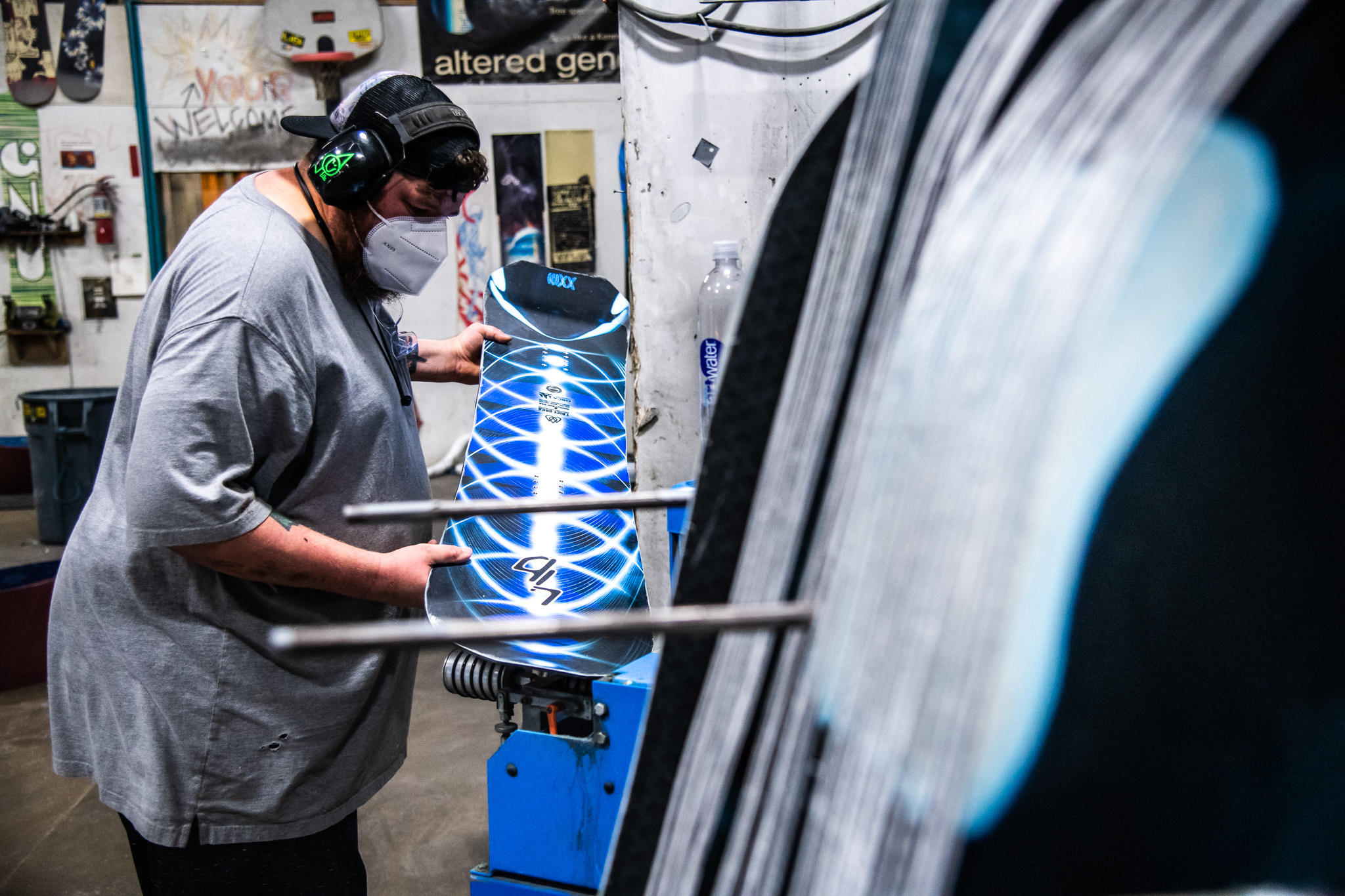 Snowboard selber bauen mit Travis Rice