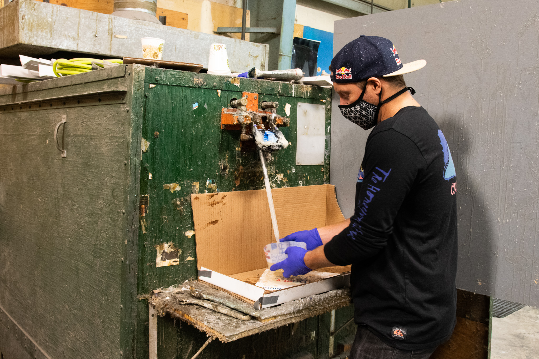 Snowboard selber bauen mit Travis Rice