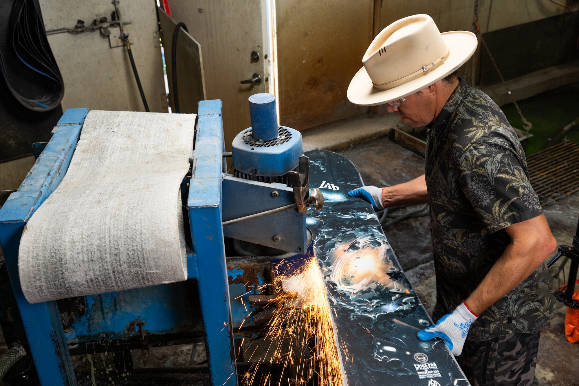 How to build a Snowboard…Travis Rice