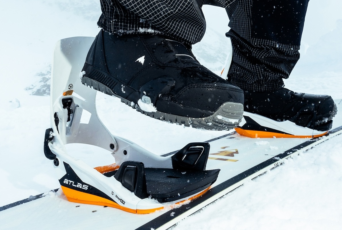 Burton_2024-Union-Atlas-StepOn-BindingOnSnow2