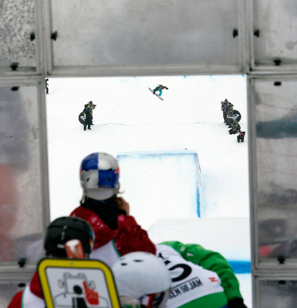 Sarka Pancochova beobachtet Chanelle Sladics