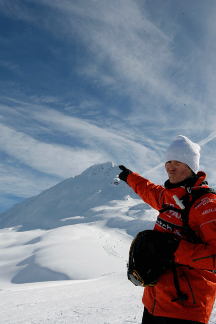 Xavier zeigt wo er gerade herunter geschossen ist