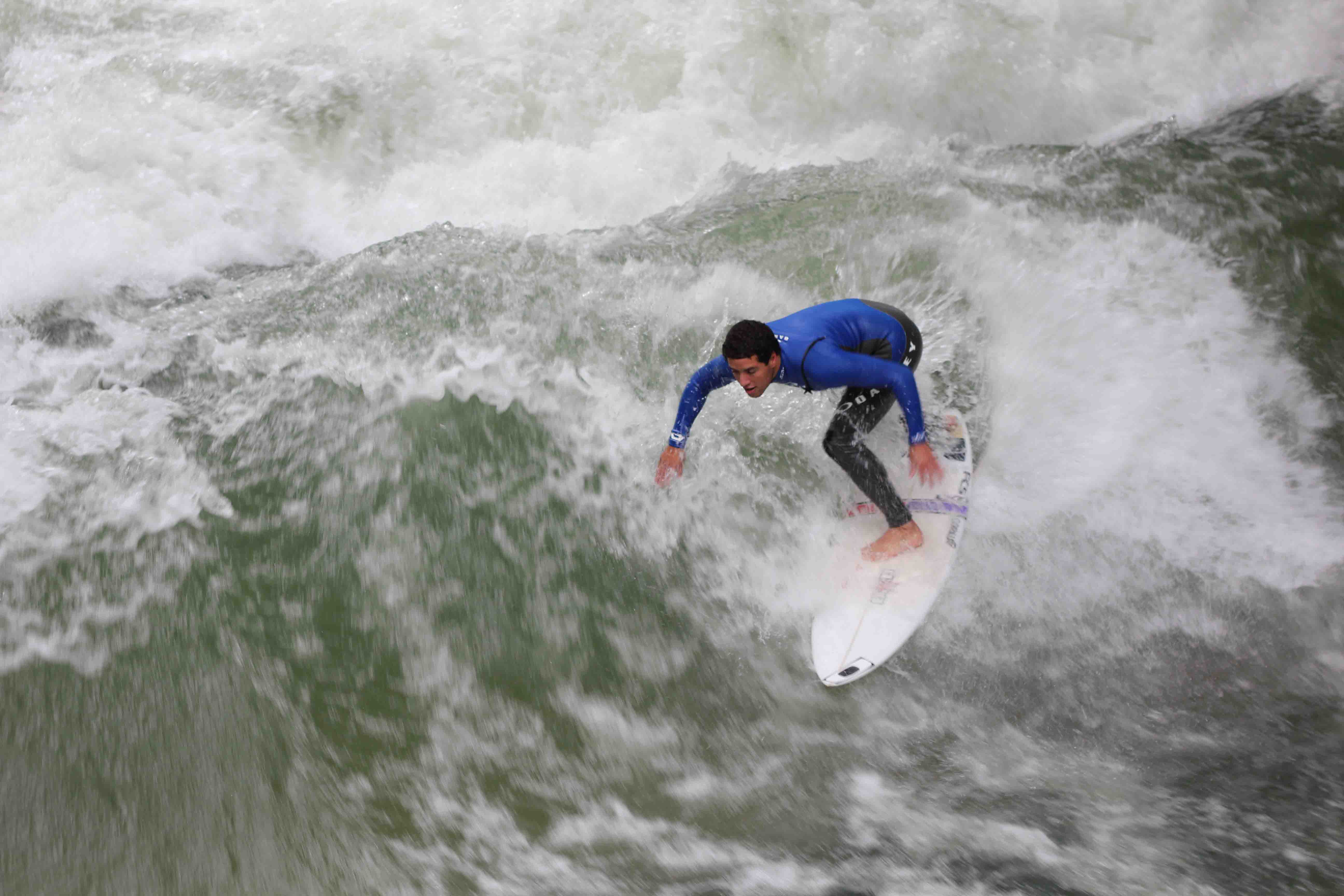 adriano de souza riversurf munich