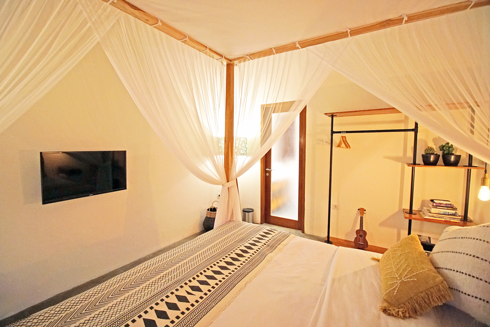 Solid Surf Camp Bali