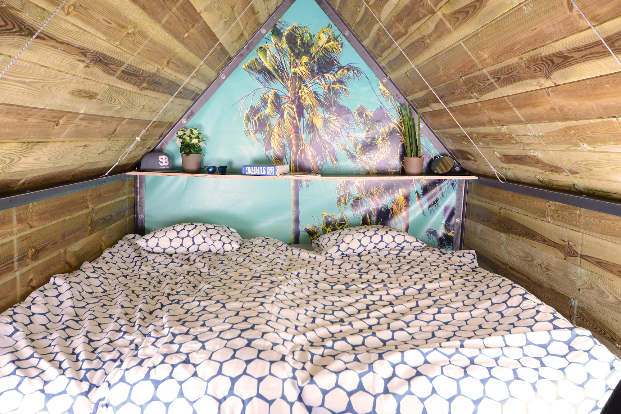 pure-surfcamps-surfcamp-deluxe-zarautz-sheddie-deluxe-doppelbett