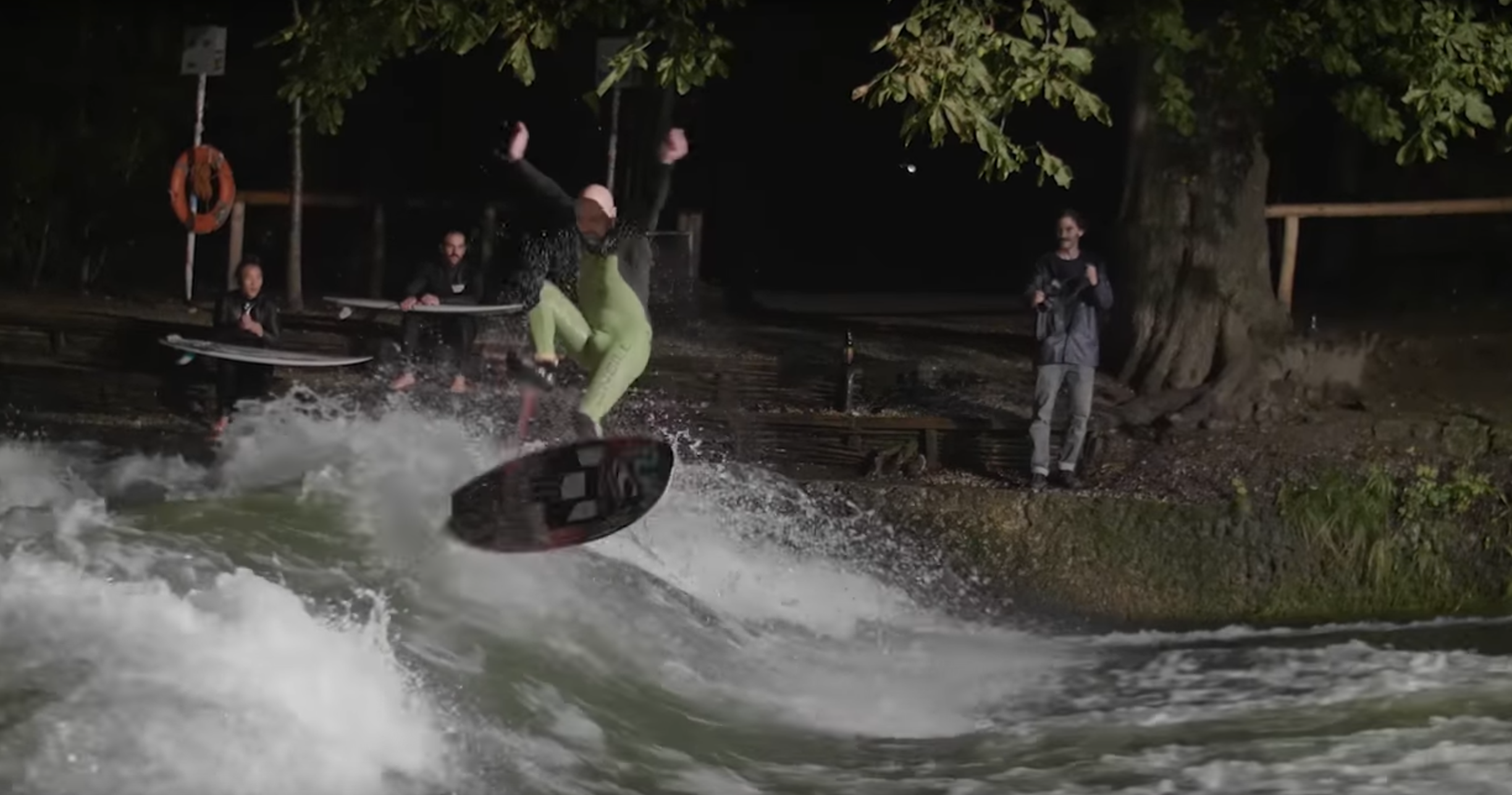 flori-kick-flip-eisbach