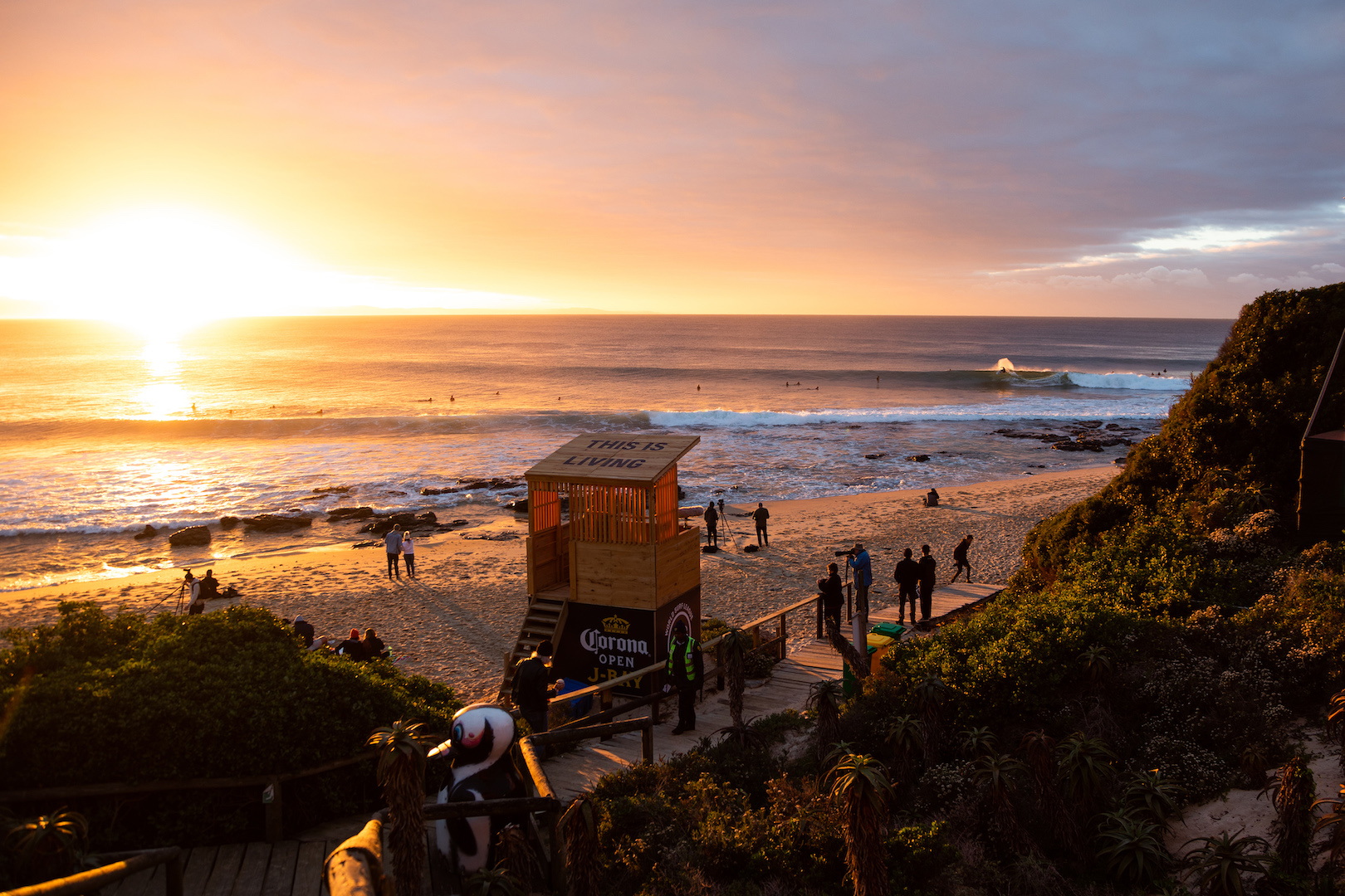 J-Bay Line-Up credit: WSL / Tostee