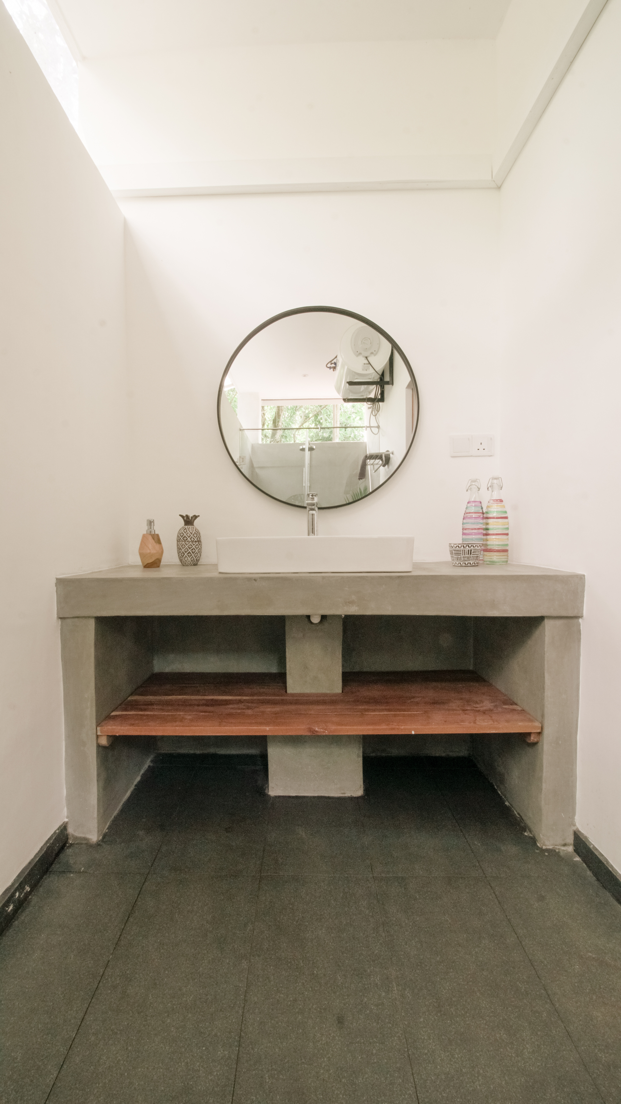 Solid Surf House Sri Lanka