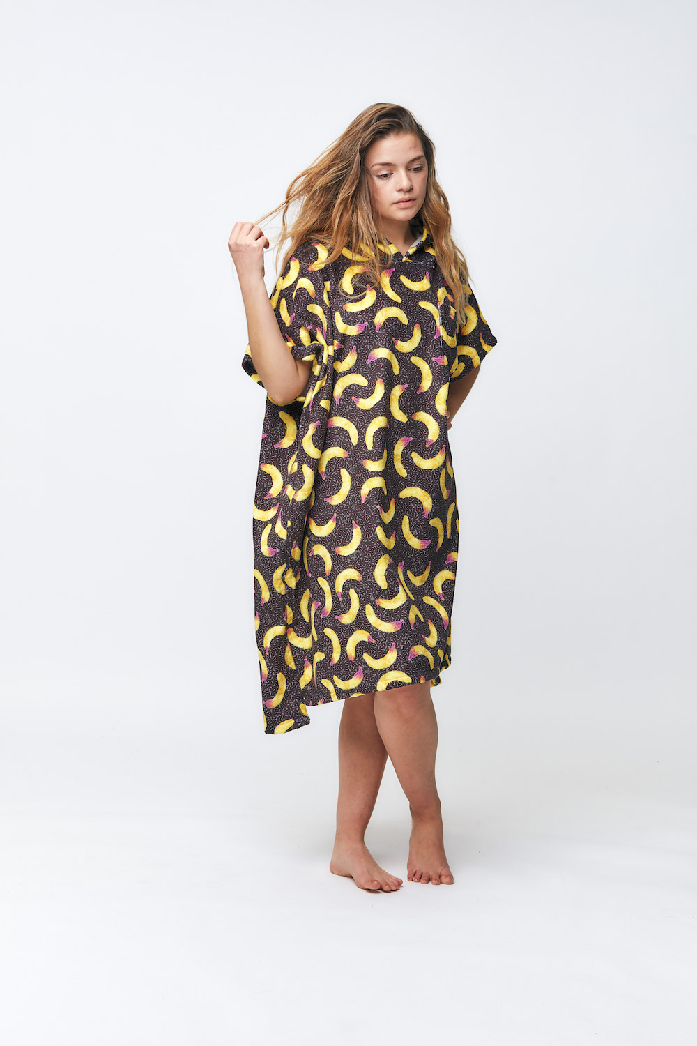 AFTER ESSENTIALS BANANA STAIN BLACK Poncho AFTER ESSENTIALS BANANA STAIN BLACK Poncho