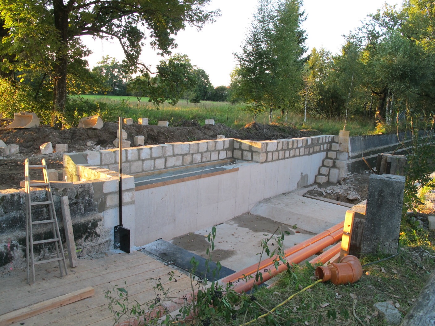 Bau der Almwelle Bau der Almwelle