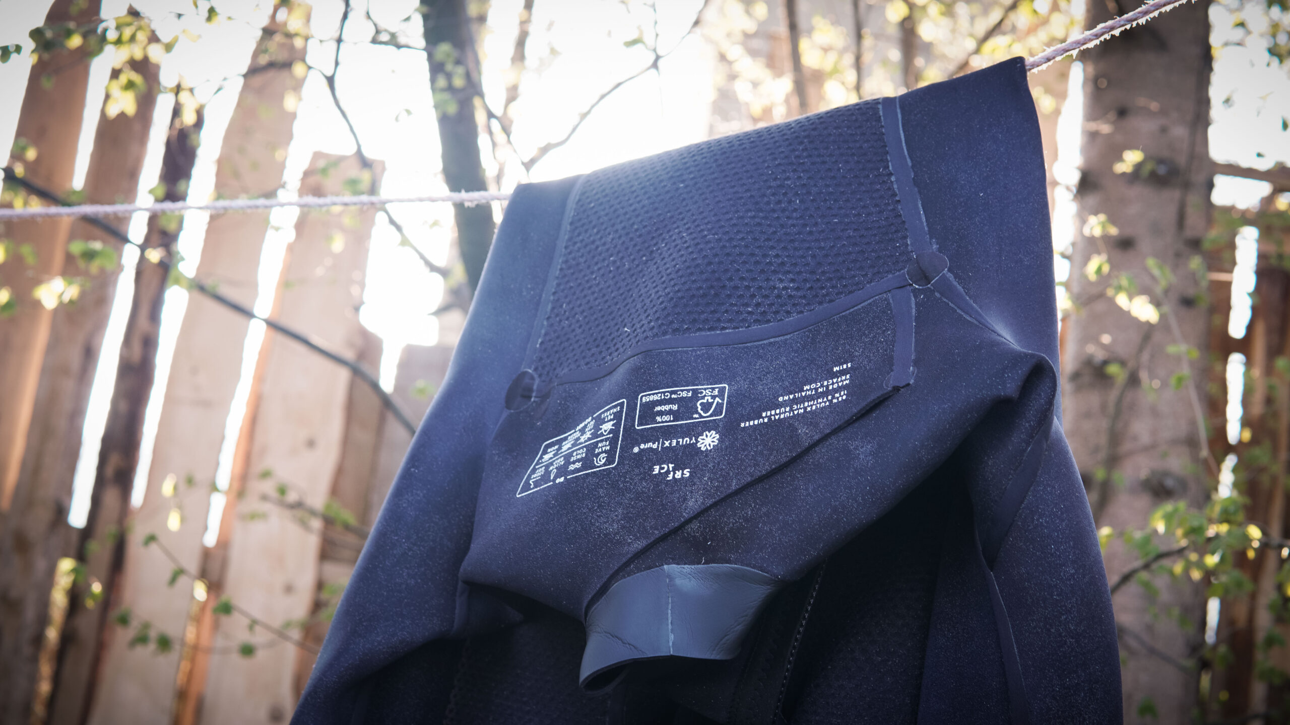 TEST Der neue SRFACE Eco Wetsuit aus Yulex Surfer...