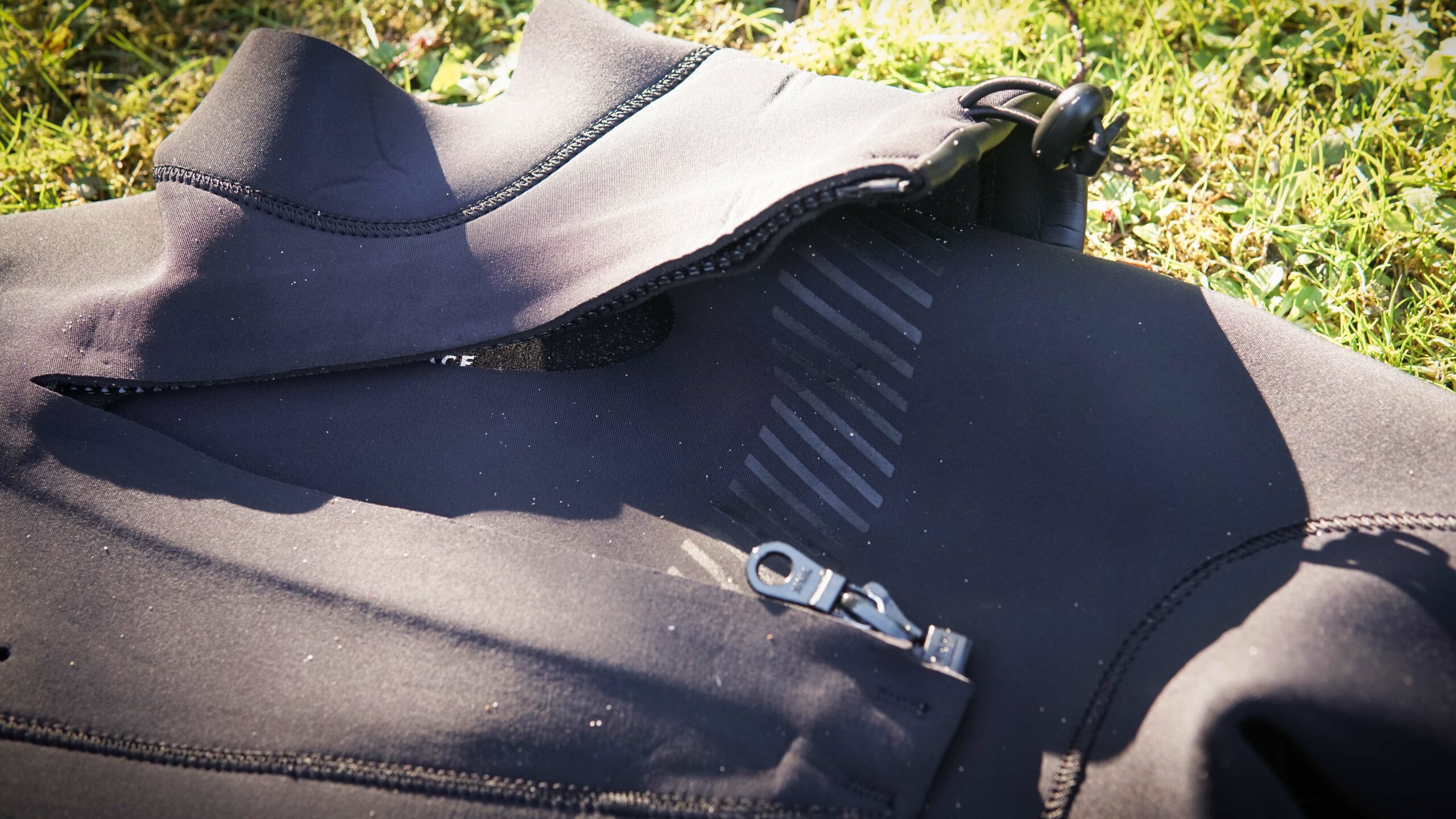 TEST Der neue SRFACE Eco Wetsuit aus Yulex Surfer...