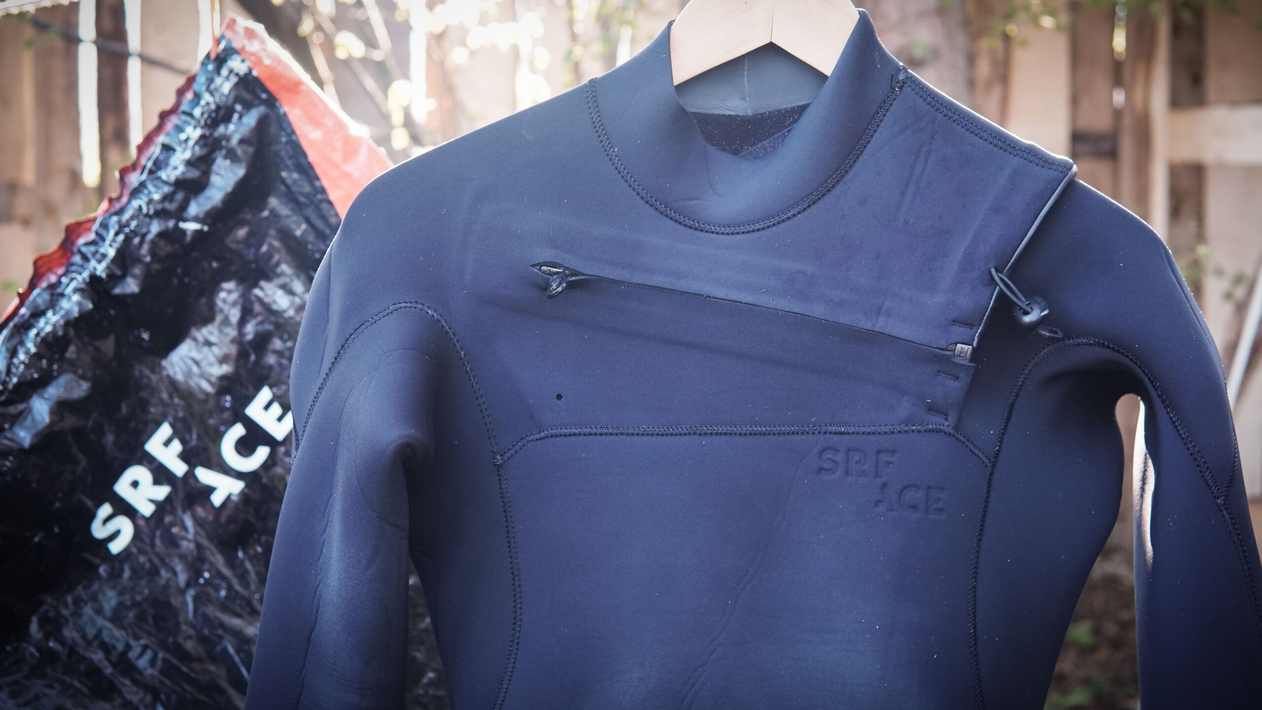 TEST Der neue SRFACE Eco Wetsuit aus Yulex Surfer...