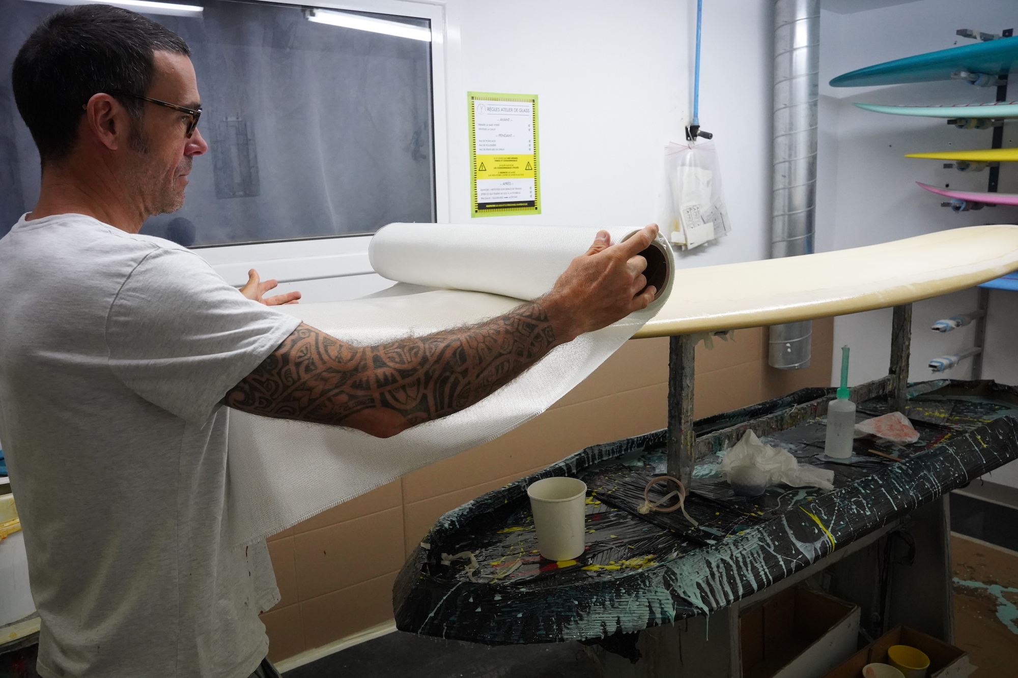 DIY Surfboard Shaping Tutorial Glassing Surfer...