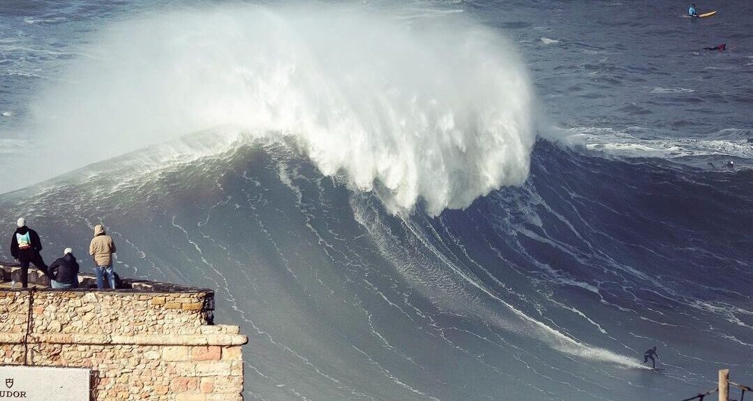 Lucas Chumbo Nazaré XL Swell Lucas Chumbo Nazaré XL Swell