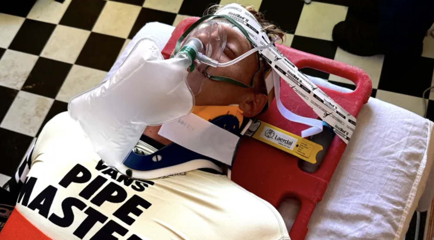 Eimeo Czermak Verletzung beim Vans Pipe Masters 2023 Eimeo Czermak Verletzung beim Vans Pipe Masters 2023
