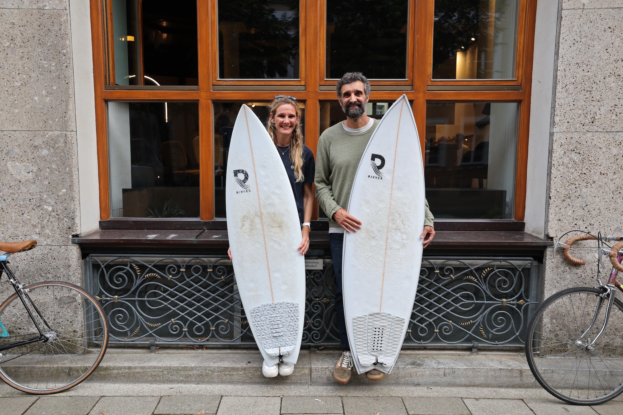 Valeska Schneider und Luis Carvalho von Rivver