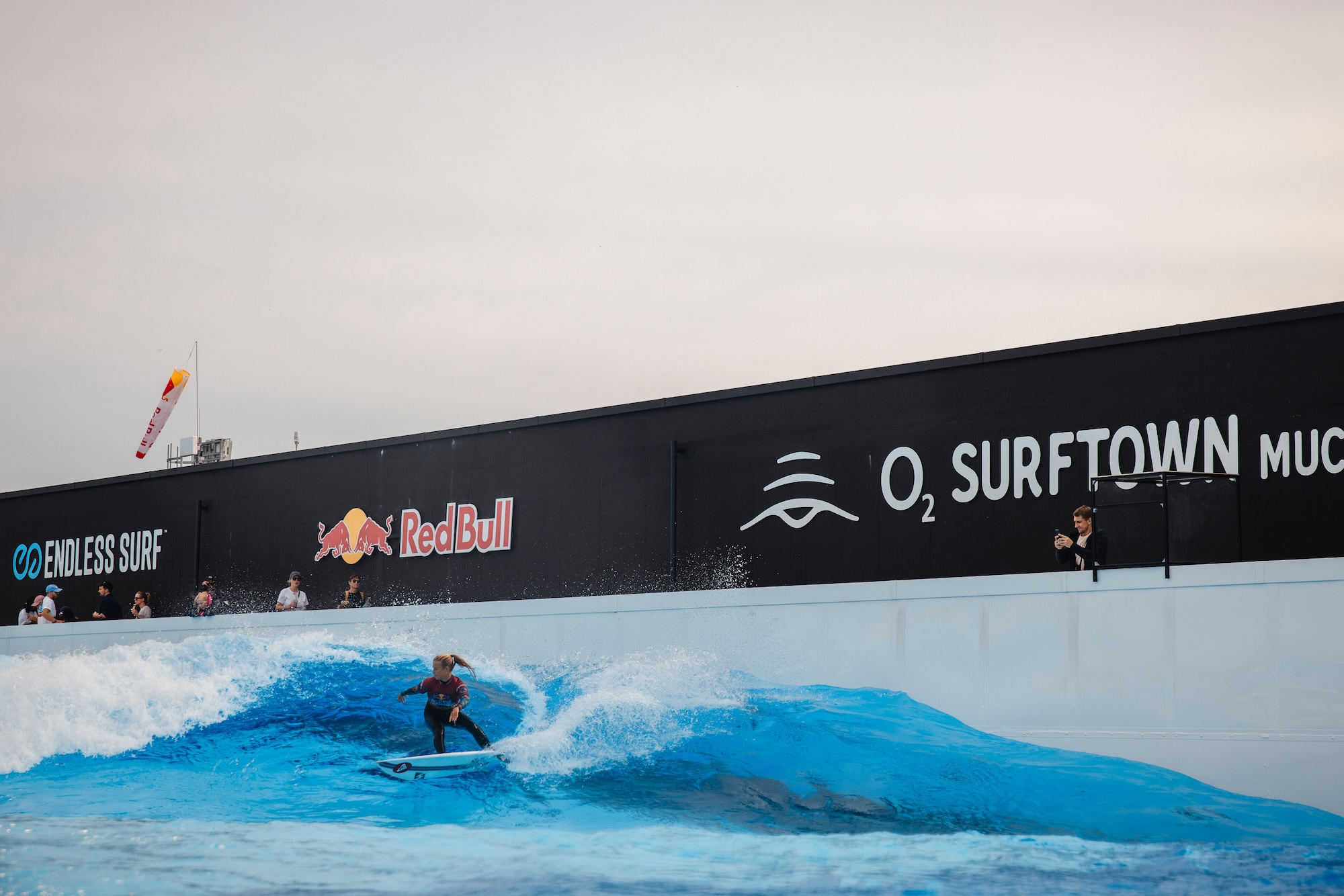Rosina Neuerer surfing to the Finals Rosina Neuerer surfing to the Finals