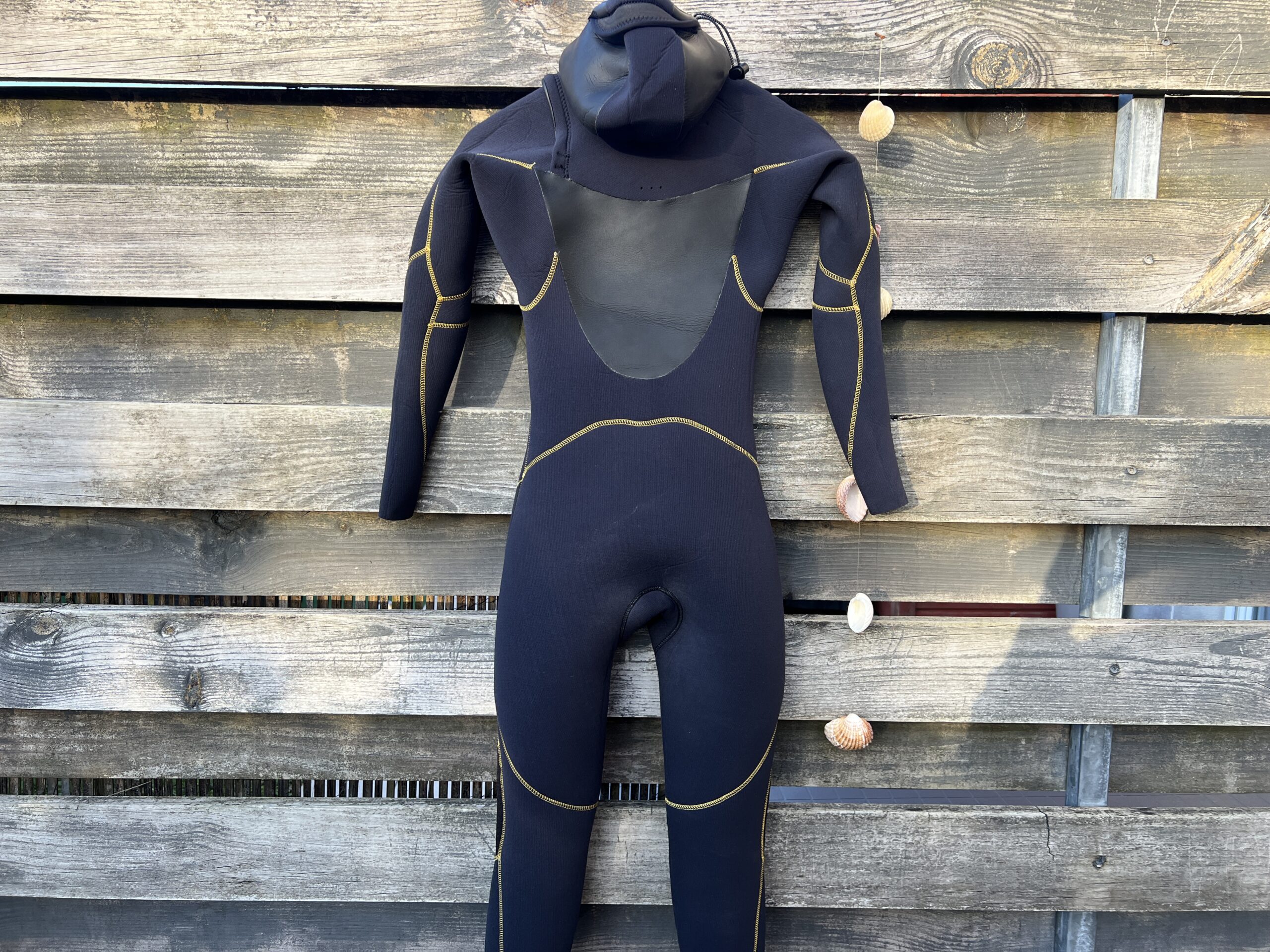 Simpel Women’s 6/4mm Hooded Wetsuit