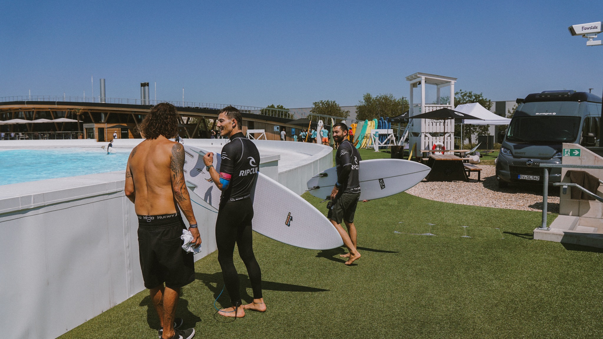 SURFBOARD TEST Wavepool