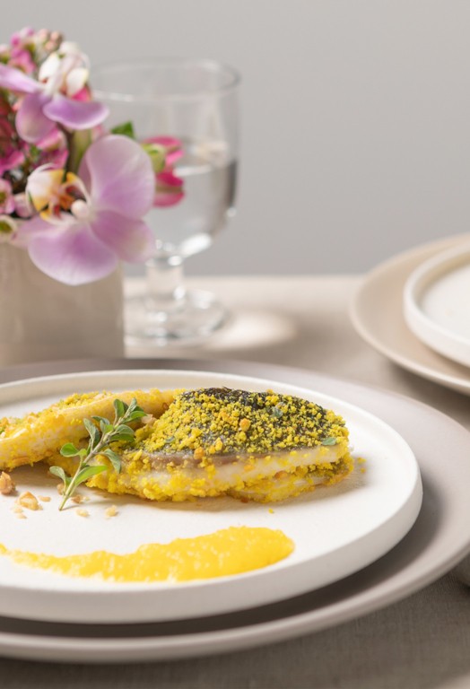 Gevlochten zeebaars met walnoten en mangosaus - listing image