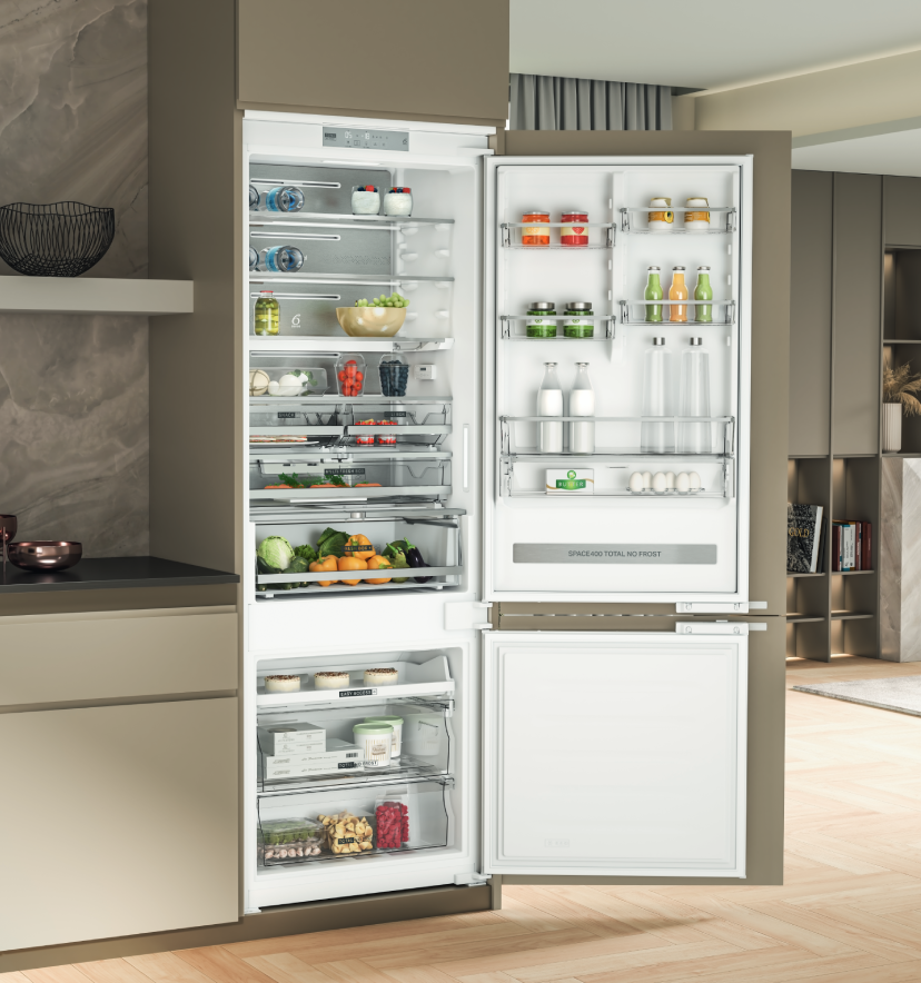 Czy lodówka do zabudowy działa tak samo efektywnie jak wolnostojąca?