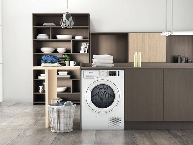 Energy efficient heat pump tumble dryers