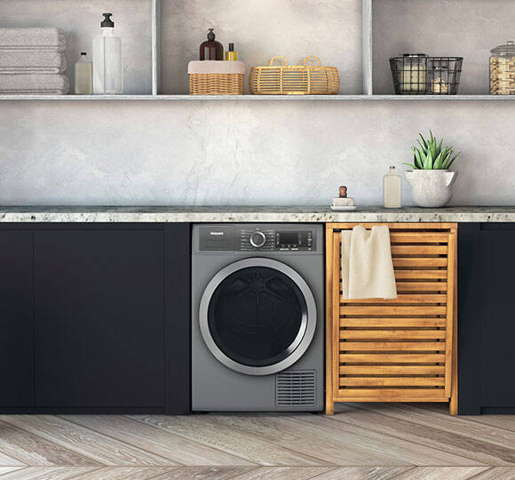 Hotpoint H8 D94SB UK 9kg Heat Pump Tumble Dryer