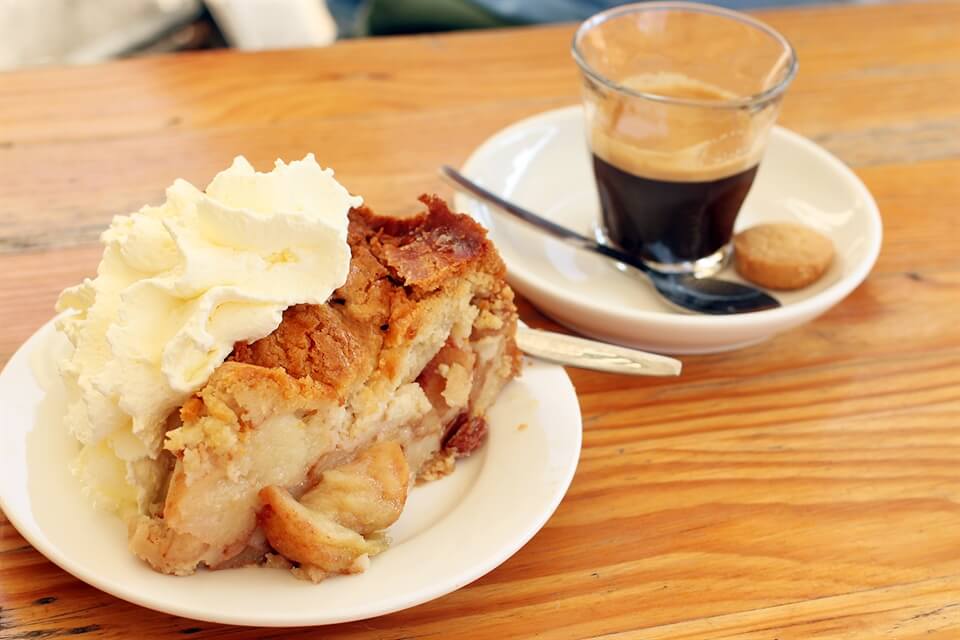 Amsterdam Travel: The Best Dutch Apple Pie in Amsterdam