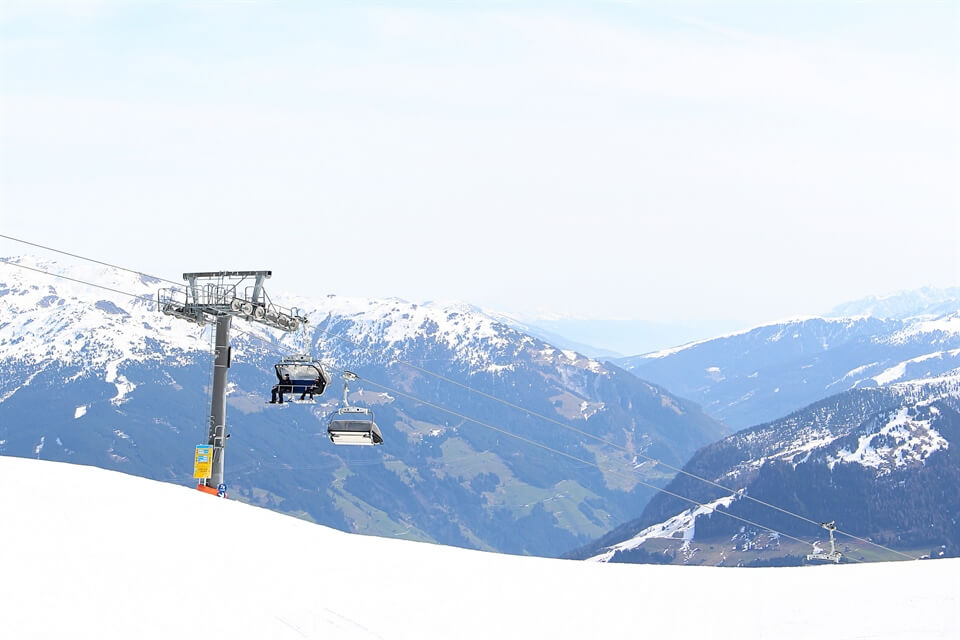 Travel Advice: Tips for First Time Skiing or Snowboarding