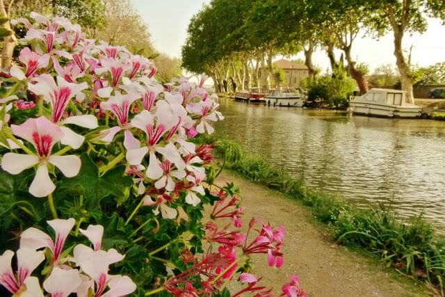 Travel Stories: Tell me why the road turns...