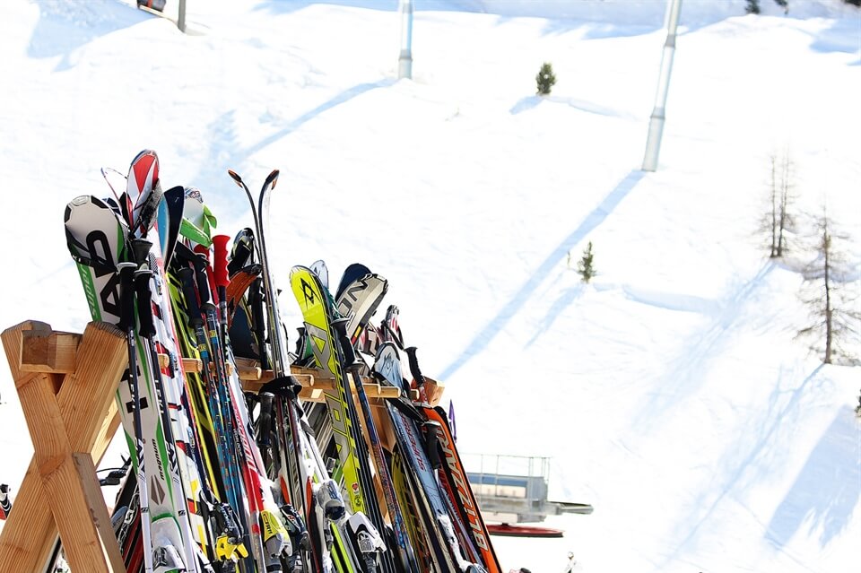 Travel Advice: Essential First Ski Trip Packing List for Beginner Skiers or Snowboarders
