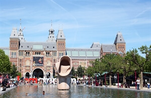 Amsterdam Travel: Museumplein, Amsterdam on a Sunny Day