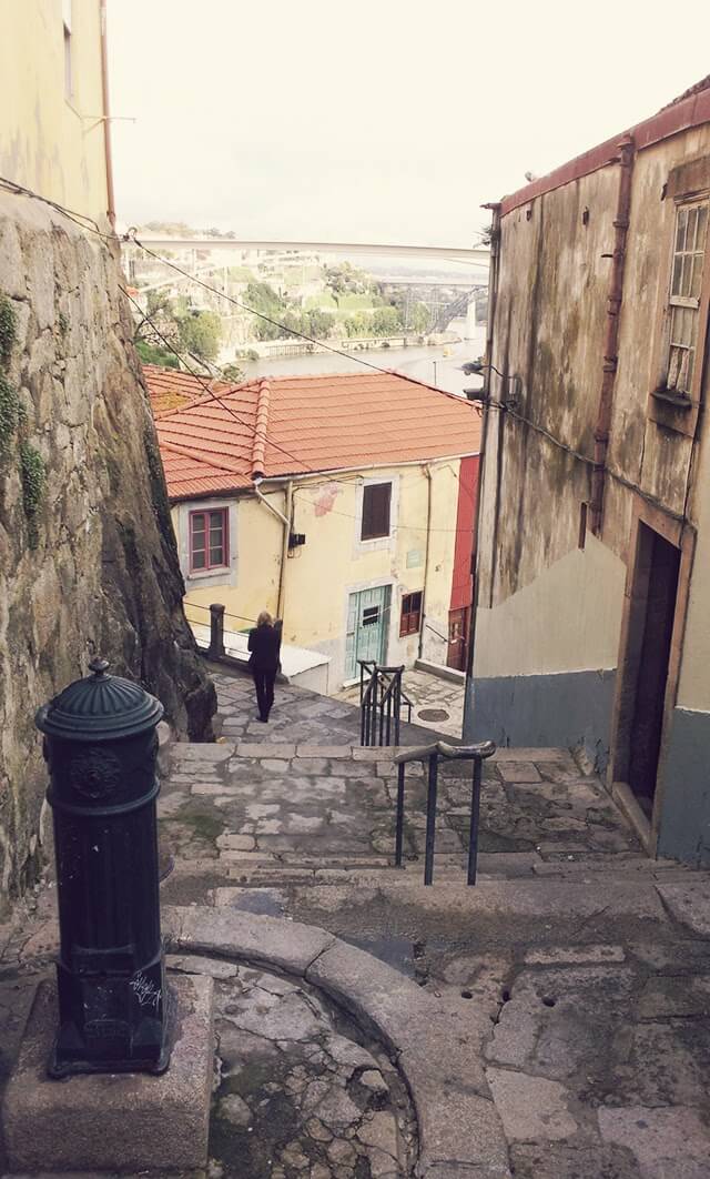 Best Kept Secret: Escadas Guindais, Porto