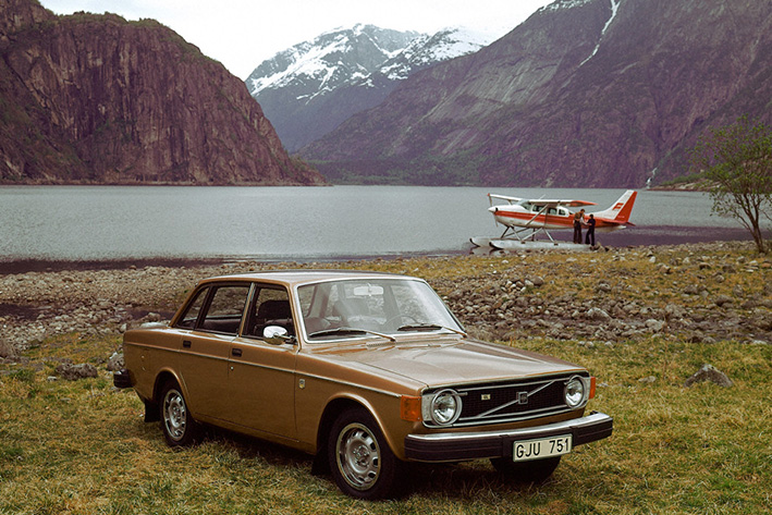 volvo_140_1974-1.jpg