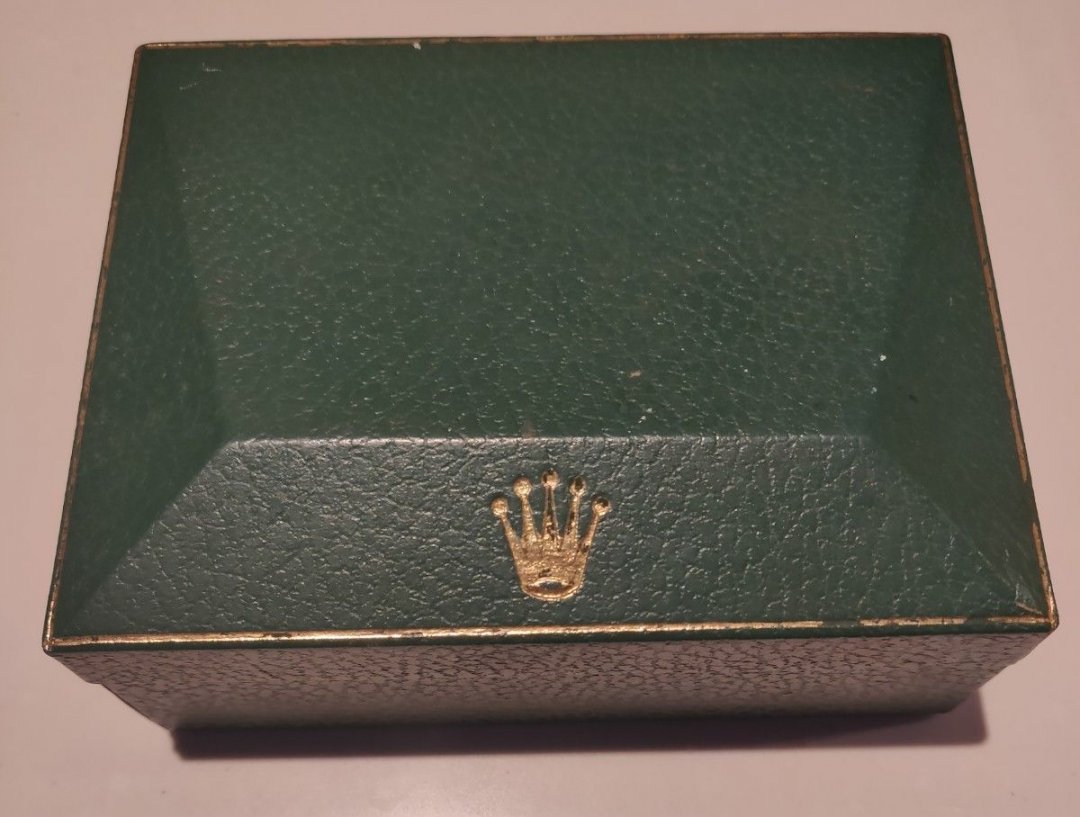 Rolex kiste boks.jpg Rolex kiste boks.jpg