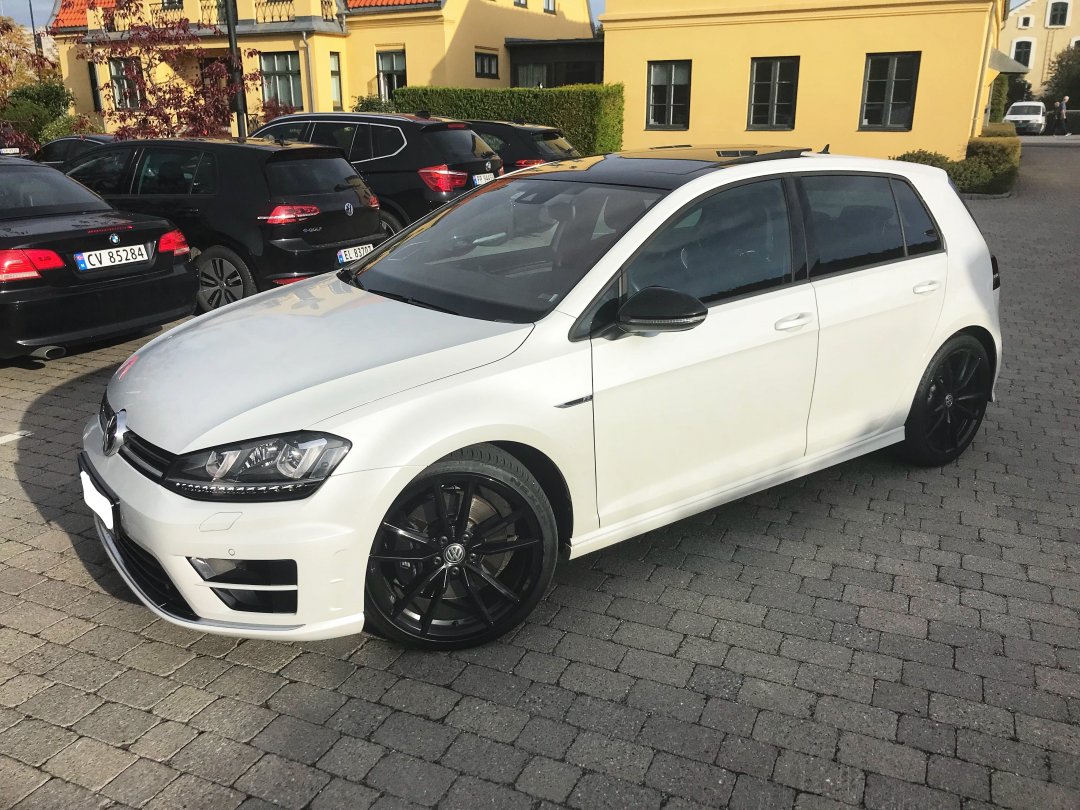 Golf R 01_LI.jpg