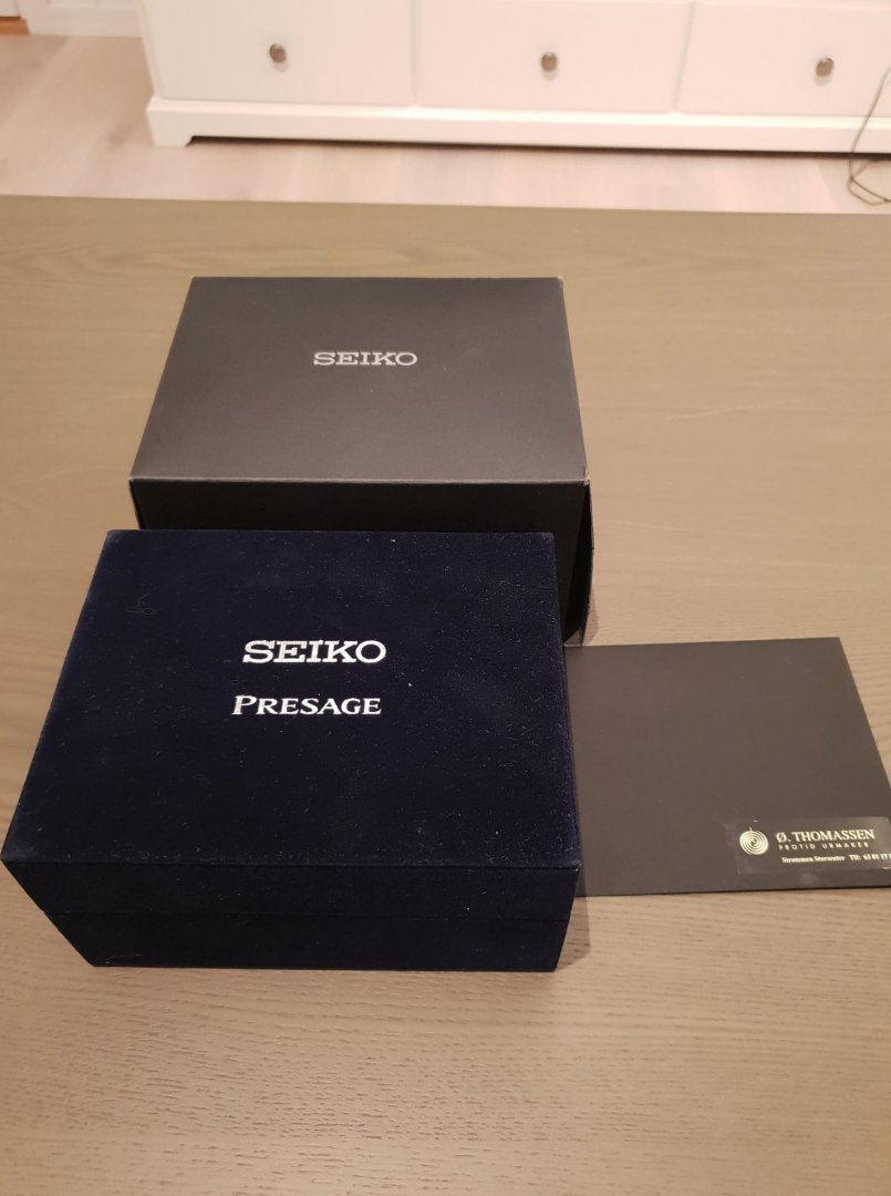 Seiko boks og papirer.jpg