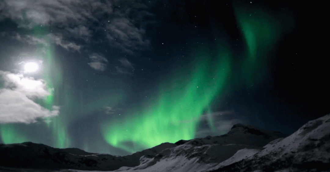 The_northern_lights_n6tvh2_542d3d25-05ca-4f0f-aedb-543f7d287647.gif