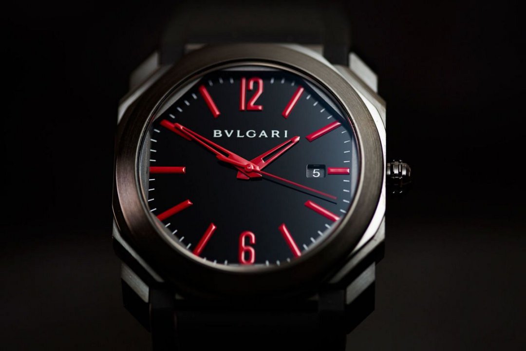 Bulgari-Octo-Ultranero-Red-6-600x400@2x.jpg