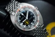 Doxa-SUB300-Sharkhunter-Black-Lung-5.jpg