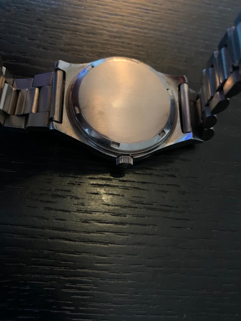 Mulig vintage Omega klokke bakside.jpeg